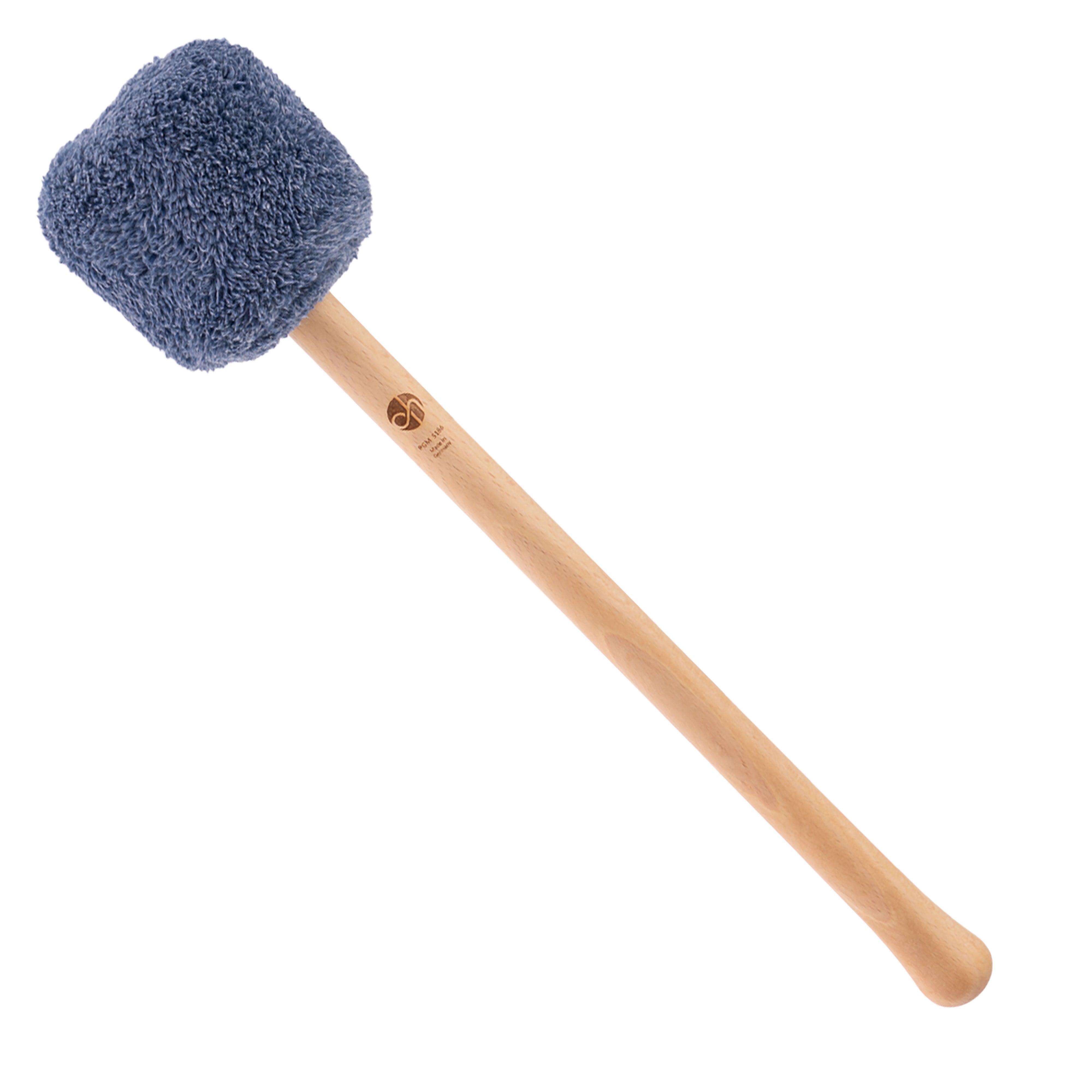 ollihess Gong Mallet mit blaugrauem Fleecekopf und hellem Holzgriff vor weißem Hintergrund