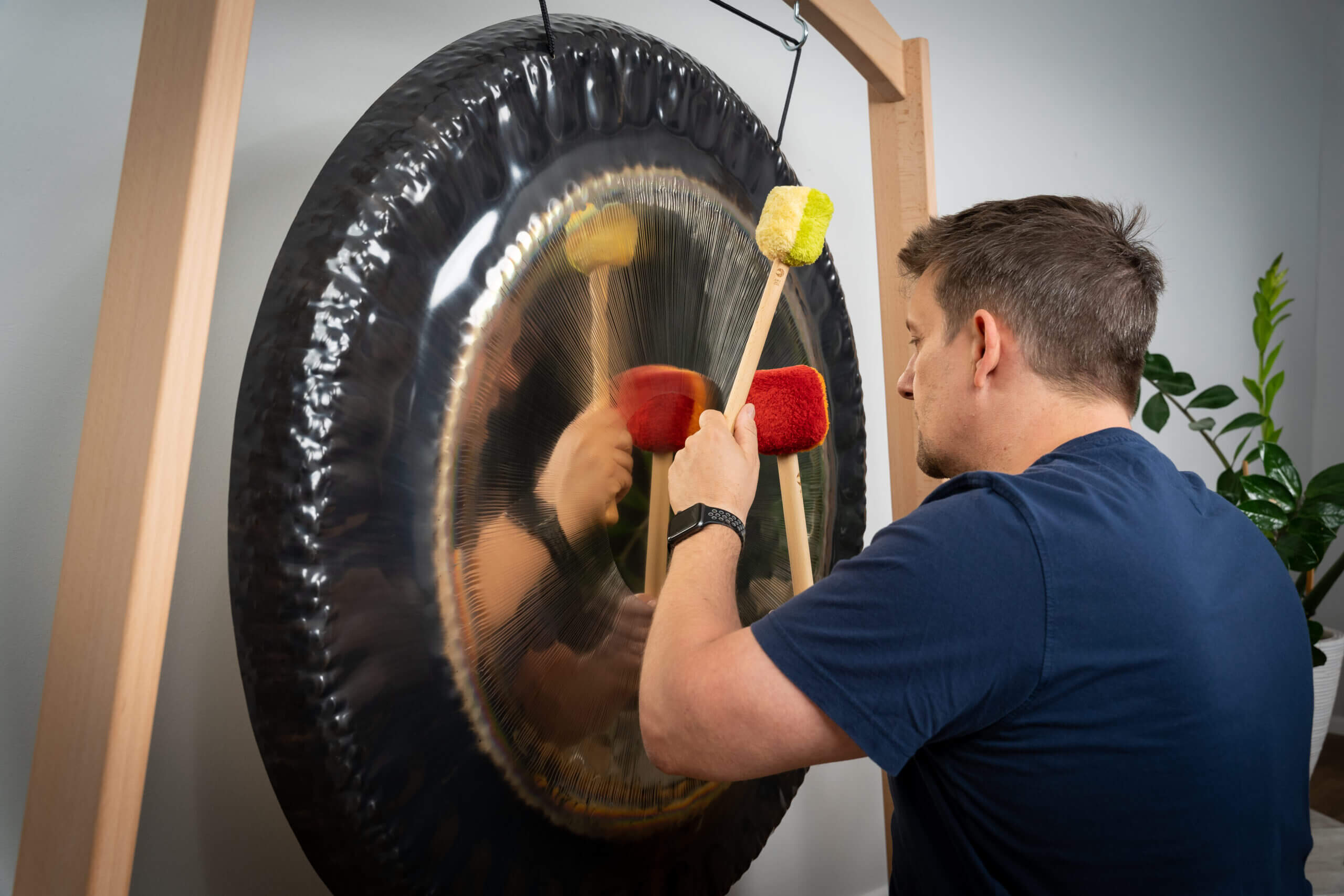 Gong meditation for more focus and clarity